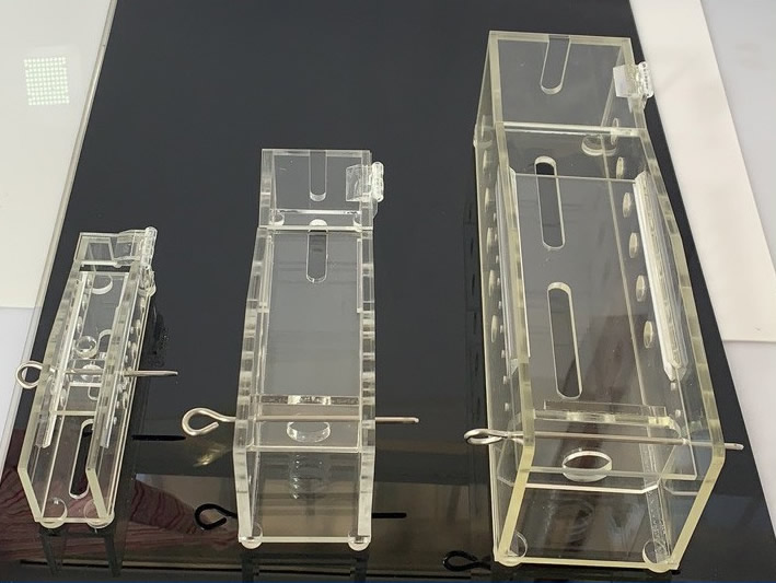 Square rat restraint tubes for injection and blood sampling